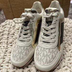 Michael Kors Maddy Mixed Trainer Size 5.5 Brown Vanilla MK NWOT
